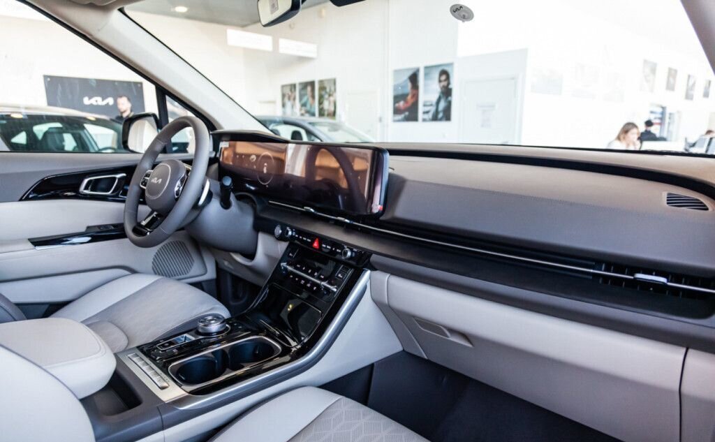 KIA Carnival, 2023 год, 6 329 956 рублей, 7 фотография