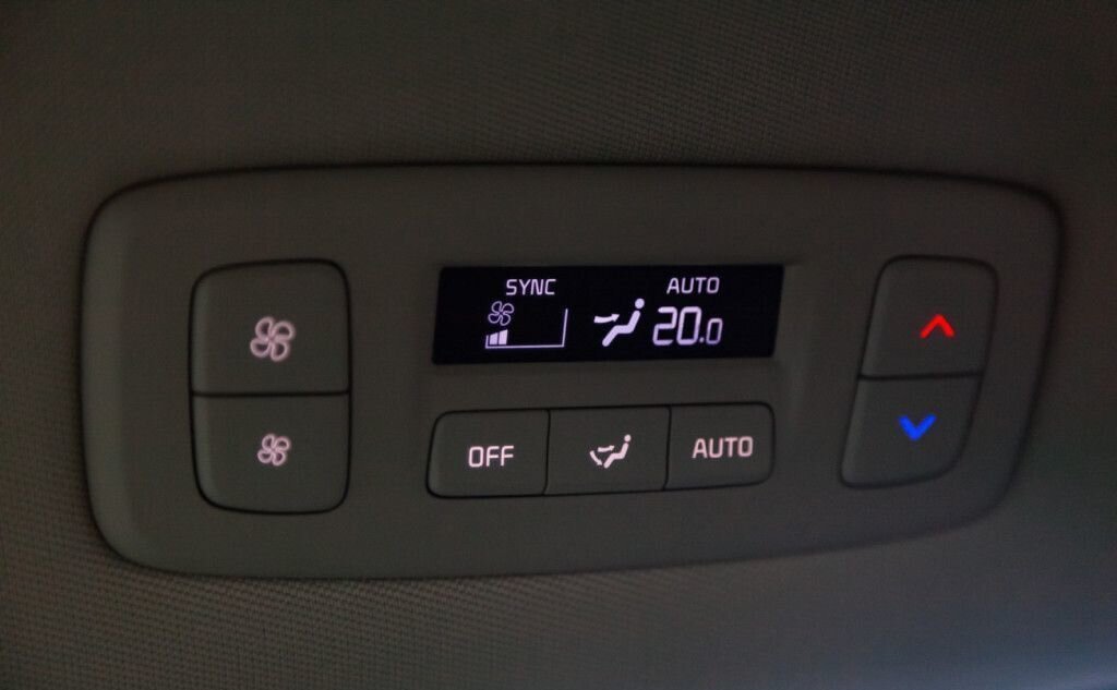 KIA Carnival, 2023 год, 6 329 956 рублей, 15 фотография