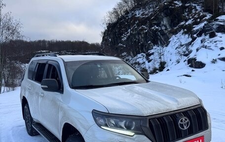 Toyota Land Cruiser Prado 150 рестайлинг 2, 2022 год, 8 500 000 рублей, 6 фотография