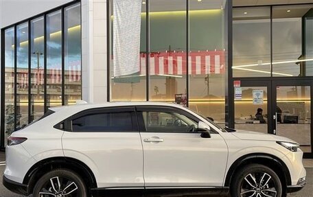 Honda Vezel, 2022 год, 1 950 000 рублей, 3 фотография