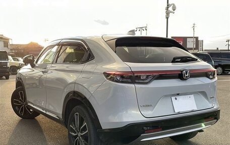 Honda Vezel, 2022 год, 1 950 000 рублей, 4 фотография