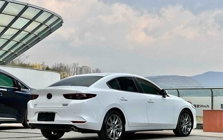 Mazda 3, 2022 год, 1 965 000 рублей, 4 фотография