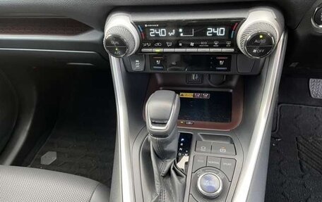 Toyota RAV4, 2022 год, 2 780 000 рублей, 11 фотография
