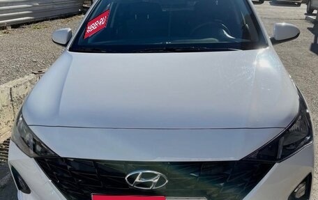 Hyundai Solaris II рестайлинг, 2021 год, 1 700 000 рублей, 1 фотография