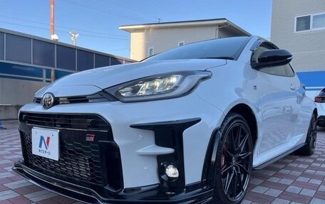 Toyota Yaris Cross, 2022 год, 1 890 275 рублей, 2 фотография