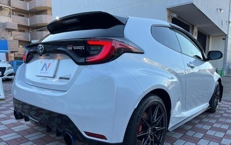 Toyota Yaris Cross, 2022 год, 1 890 275 рублей, 5 фотография