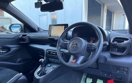 Toyota Yaris Cross, 2022 год, 1 890 275 рублей, 11 фотография