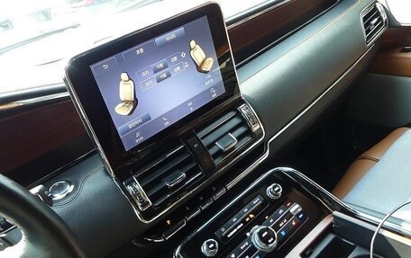 Lincoln Navigator, 2021 год, 9 300 000 рублей, 9 фотография