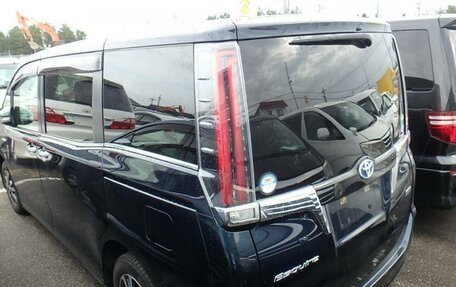 Toyota Esquire I, 2018 год, 2 630 000 рублей, 19 фотография