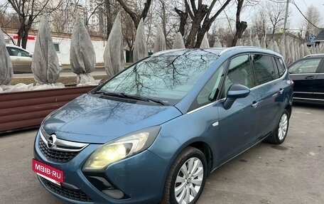 Opel Zafira C рестайлинг, 2013 год, 3 фотография