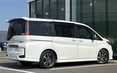 Honda Stepwgn IV, 2022 год, 1 800 000 рублей, 4 фотография