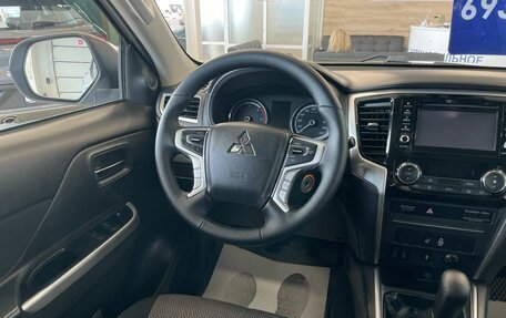 Mitsubishi L200 IV рестайлинг, 2019 год, 2 699 900 рублей, 14 фотография