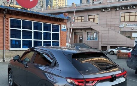 Honda Vezel, 2022 год, 1 900 000 рублей, 3 фотография