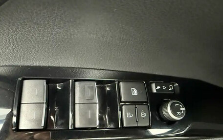 Toyota Crown, 2021 год, 2 250 000 рублей, 27 фотография