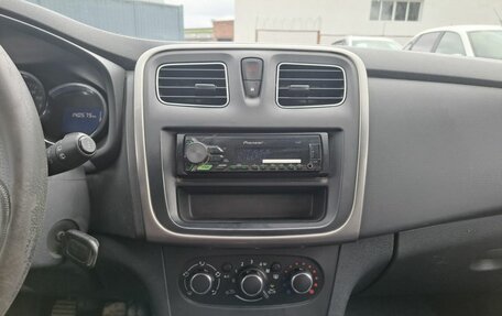 Renault Logan II, 2017 год, 530 000 рублей, 15 фотография