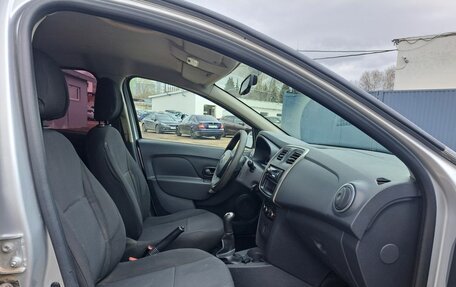 Renault Logan II, 2017 год, 530 000 рублей, 11 фотография