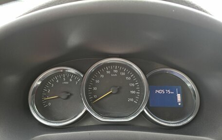 Renault Logan II, 2017 год, 530 000 рублей, 13 фотография