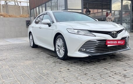 Toyota Camry, 2019 год, 2 999 999 рублей, 2 фотография