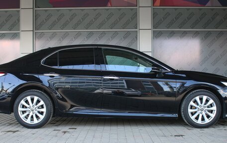 Toyota Camry, 2018 год, 2 400 000 рублей, 2 фотография