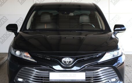 Toyota Camry, 2018 год, 2 400 000 рублей, 4 фотография