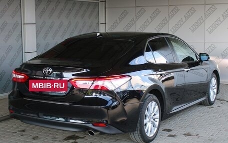 Toyota Camry, 2018 год, 2 400 000 рублей, 3 фотография