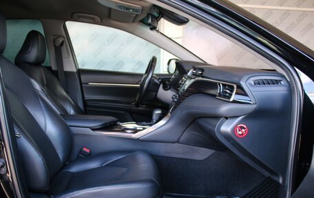 Toyota Camry, 2018 год, 2 400 000 рублей, 6 фотография