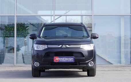 Mitsubishi Outlander III рестайлинг 3, 2013 год, 1 384 000 рублей, 2 фотография