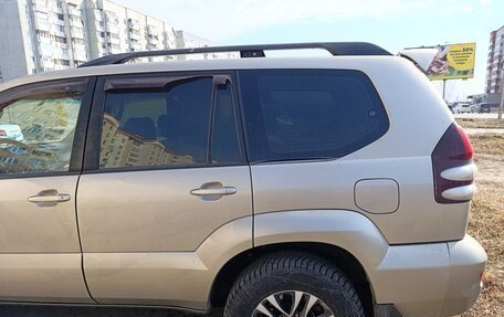 Toyota Land Cruiser Prado 120 рестайлинг, 2005 год, 2 000 000 рублей, 2 фотография
