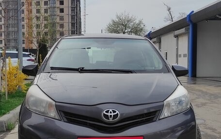 Toyota Yaris III рестайлинг, 2012 год, 975 000 рублей, 8 фотография