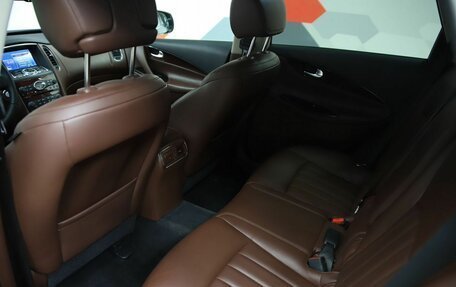 Infiniti QX50 I рестайлинг, 2016 год, 1 990 000 рублей, 12 фотография