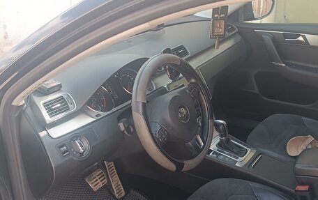 Volkswagen Passat B7, 2012 год, 1 235 000 рублей, 2 фотография