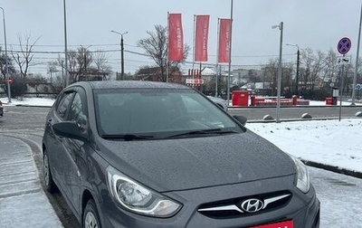 Hyundai Solaris II рестайлинг, 2013 год, 880 000 рублей, 1 фотография