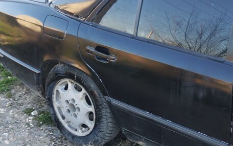 Mercedes-Benz W124, 1989 год, 230 000 рублей, 4 фотография