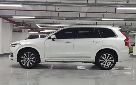 Volvo XC90 II рестайлинг, 2022 год, 4 420 000 рублей, 6 фотография