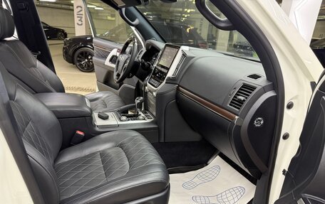 Toyota Land Cruiser 200, 2018 год, 7 200 000 рублей, 30 фотография