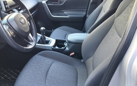 Toyota RAV4, 2021 год, 3 150 000 рублей, 5 фотография