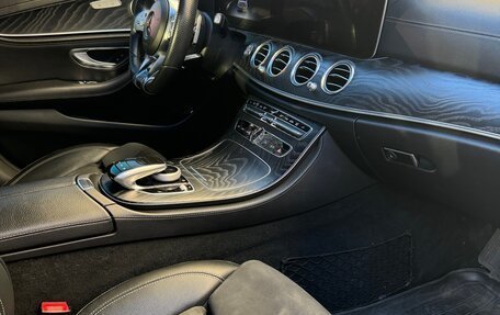 Mercedes-Benz E-Класс, 2019 год, 3 000 000 рублей, 14 фотография