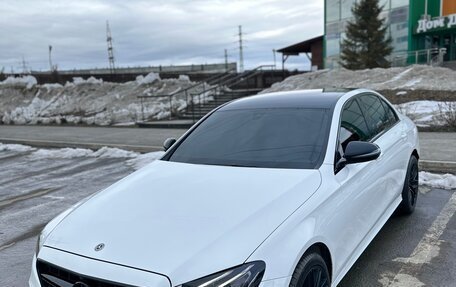 Mercedes-Benz E-Класс, 2019 год, 3 000 000 рублей, 2 фотография