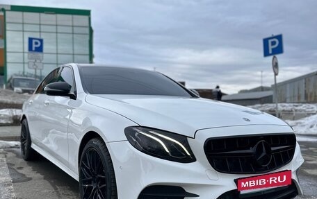 Mercedes-Benz E-Класс, 2019 год, 3 000 000 рублей, 8 фотография