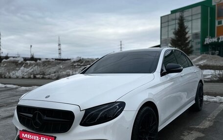 Mercedes-Benz E-Класс, 2019 год, 3 000 000 рублей, 3 фотография