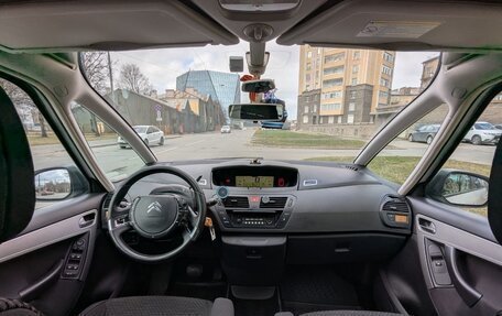 Citroen C4 Picasso II рестайлинг, 2012 год, 750 000 рублей, 11 фотография
