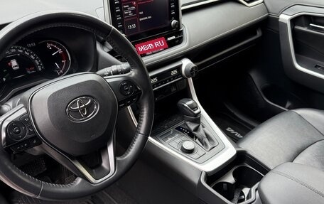 Toyota RAV4, 2021 год, 3 990 000 рублей, 4 фотография