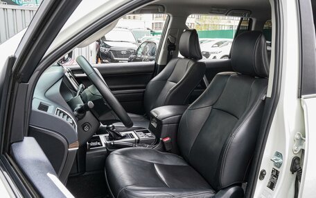 Toyota Land Cruiser Prado 150 рестайлинг 2, 2018 год, 3 980 000 рублей, 10 фотография