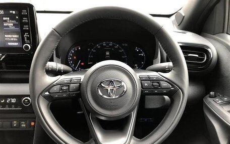 Toyota Yaris Cross, 2022 год, 1 460 000 рублей, 7 фотография