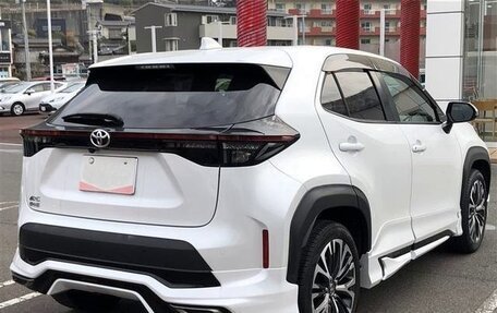 Toyota Yaris Cross, 2022 год, 1 460 000 рублей, 3 фотография