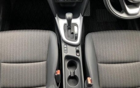Toyota Yaris Cross, 2022 год, 1 460 000 рублей, 9 фотография