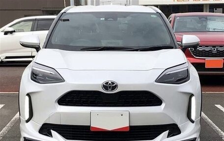 Toyota Yaris Cross, 2022 год, 1 460 000 рублей, 2 фотография