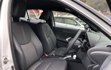 Toyota Yaris Cross, 2022 год, 1 460 000 рублей, 8 фотография