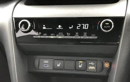Toyota Yaris Cross, 2022 год, 1 460 000 рублей, 12 фотография