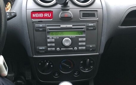 Ford Fiesta, 2007 год, 450 000 рублей, 10 фотография
